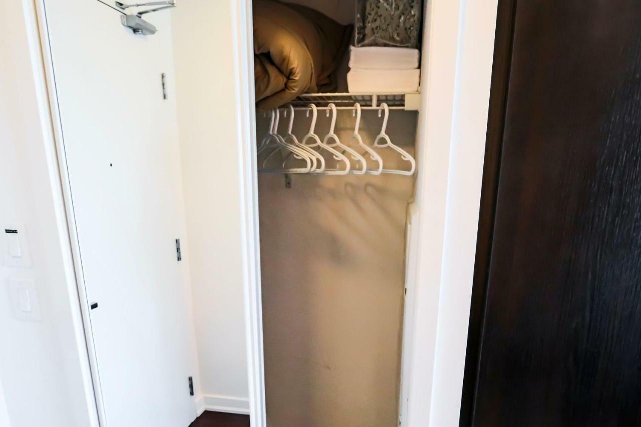 Micasa Suites - Modern Executive Condo Торонто Экстерьер фото