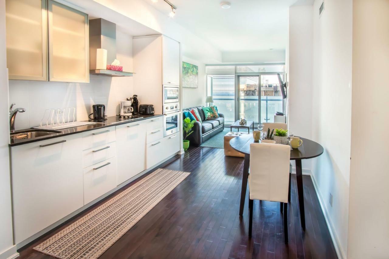 Micasa Suites - Modern Executive Condo Торонто Экстерьер фото