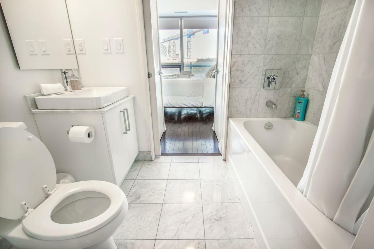 Micasa Suites - Modern Executive Condo Торонто Экстерьер фото
